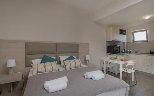 Zakynthos Town Apartment | Casa 77 Zante by Karras Hotels