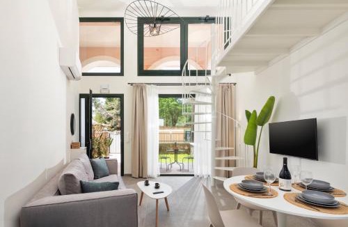 Corfu Town House | Casa del Mar-Mon Repo Beachfront Apt near Airport