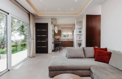 Akrotiri House | CasAelia - Seaview, beautiful sunrises and sunsets.
