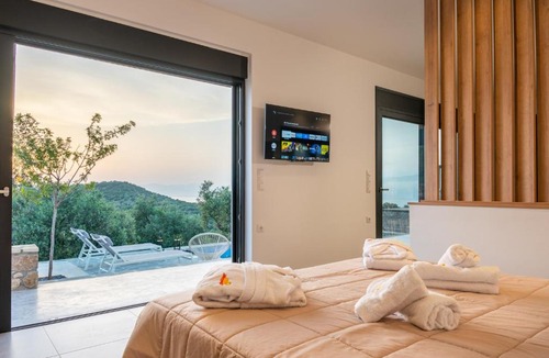 West Mani Villa | Casatino Villas