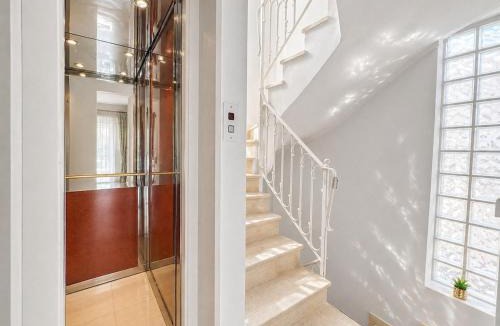 Chalandri Villa | Chalandri Spacious 4BR 3-Level Maisonette by ΜΡS