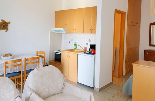Okhthonia Apartment | Charming 1-bedroom apartment in quaint ΕΥΒΟΙΑ with WiFi, AC