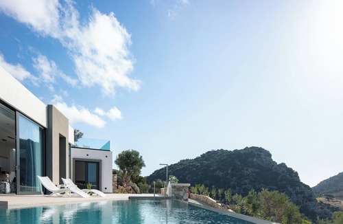 Kantanos-Selino Villa | Charming 3-bedroom villa in delightful Palaiochora with fitness room,