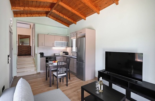 Lefkada Town Villa | Charming Halipoma Laertes Villa close to Lefkada town & Ai Giannis beach