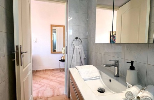 Stavros Apartment | Christiana's Beach Apartment