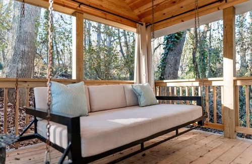 Lookout Mountain Cottage | Cloudland Cottage - Ruby Falls - Spa Tub