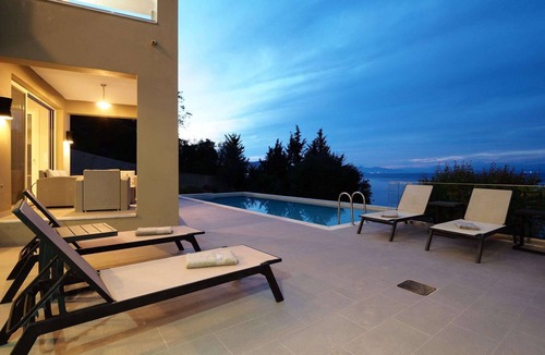 Notos Villa | Contemporary Seafront Villa, A/C, Private Pool, Amazing Views - Walking Distance to Beach & Tavernas