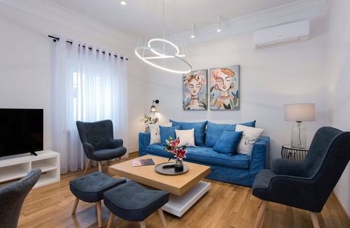 Old Town Villa | Corfu Town Townhouse | 3 Bedrooms | Arieni House | Stunning Sea Views | Walking.