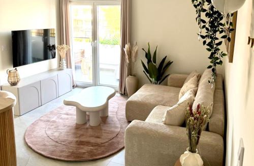 Perea Apartment | Covea by the Sea Boho Seaside Apartment, 400 m from the Beach