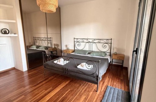 Porto Rafti House | Cozy Maisonette with Garden & Sea View