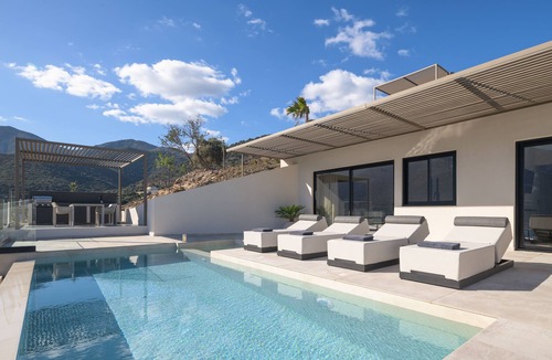 Bali Villa | Cueva Villa I, a unique escape by the sea