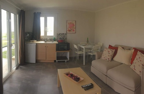 Paliki Apartment | Daphne’s Apartment Friendly