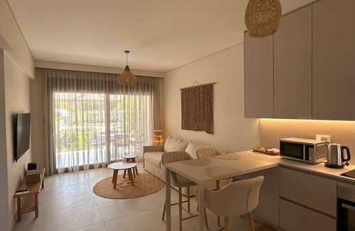 Nikita Apartment | Darion Residence A3 - Apartament Steps from the Sea