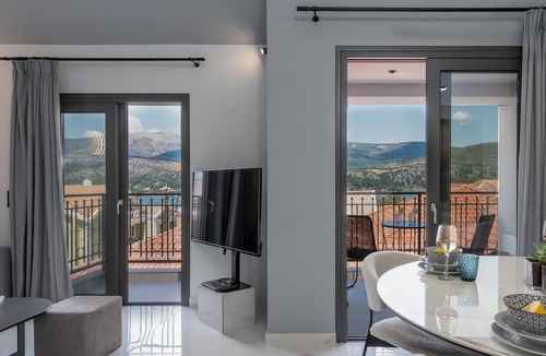 Kefalonia House | Deluxe 2br Suite with sea views to Argostoli bay
