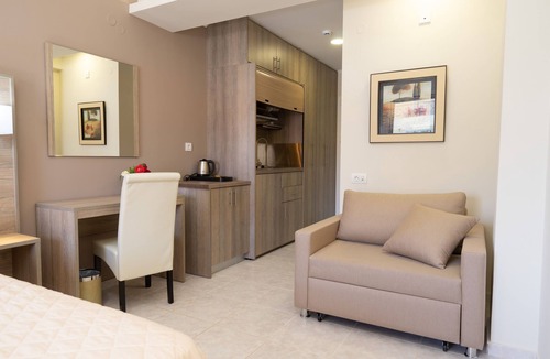 Karavomylos Apartment | Deluxe Studios