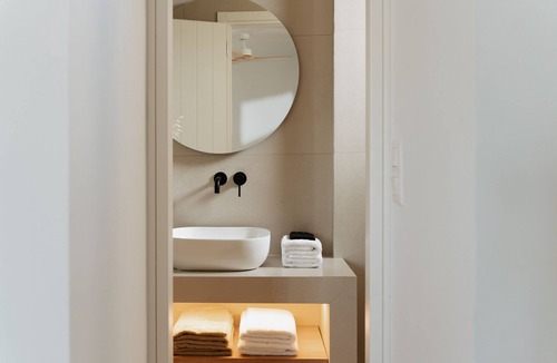 Psathi House | Deluxe Suite 2 with Shared Pool and Seaview