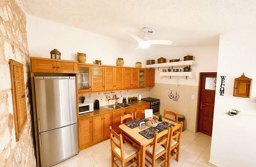 Omales Apartment | Diak’s Tower | Sunset Sea View in Mani
