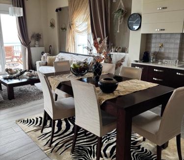 Perea Apartment | Diamond Sunset Apartments