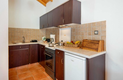 Ieromonachos House | Dive into Summer - Kirki's Cozy Pool Gem on Paxoi