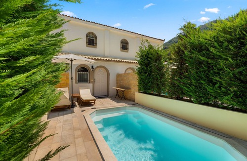 Agios Gordios Apartment | Doliva Chris Apartment with Private Pool, Mountain View, Wi-Fi and Air Conditioning