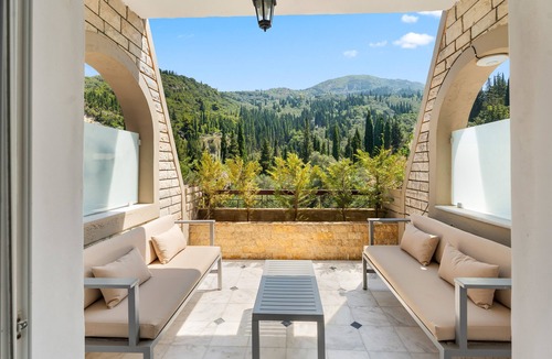 Agios Gordios Apartment | Doliva Erietta Apartment with Private Pool, Mountain View, Wi-Fi & Air Conditioning