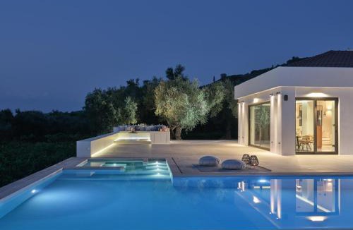 Meso Gerakari Villa | Drallos Luxury Villa - Private Heated Pool & Large Groups, by ZanteWize