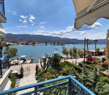Poros Apartment | Drossinos Studios
