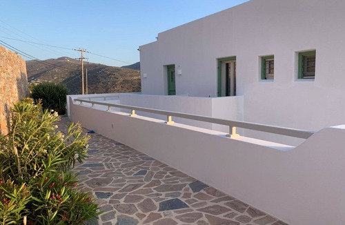 Amorgos Apartment | Economy triple