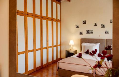 Vitalades Villa | Eleas Gi Villa