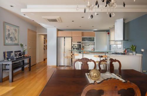 Agia Paraskevi Apartment | Elegant 2BR Apartment near Metro, Sunny & Spacious