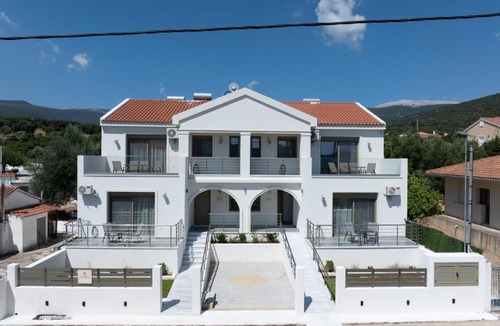 Karavomylos Apartment | ELENI & MEMAS Luxury Apartments Kefalonia