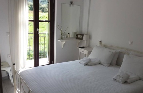 Neon Oitylo Apartment | Elezar "Elia" sea view apartment, Mani Peninsula Greece