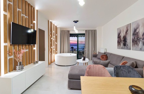 Nea Chora Apartment | Elia Beach Deluxe Apartment
