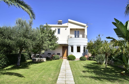 Korfalonas Villa | Elia Seaside Villa, an amazing two-story house in Kissamos with a pool