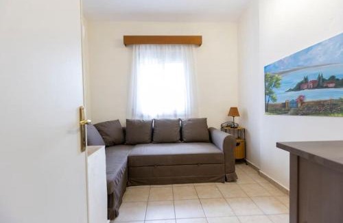 Siviri House | Emerald Family Maisonette
