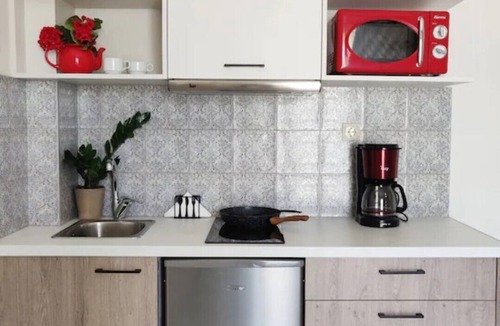 Platanes Apartment | Emorfia's Apartments No5 - 300m to the beach