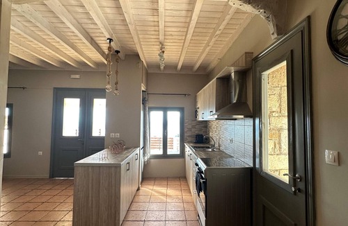 Frinion Villa | Eris Villa - 3 Bedroom Villa