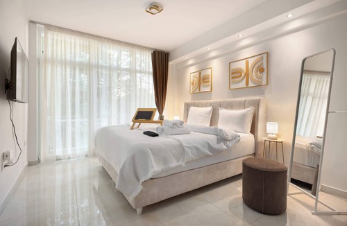 Vardaris Apartment | Estia Premium Apartments - Luxury Kingbed Studio Vackhou 1