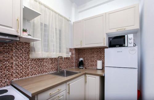 Goudi Apartment | Evelyn's cozy house