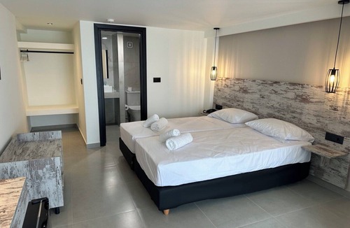 Marmari Apartment | Evita Flamingo