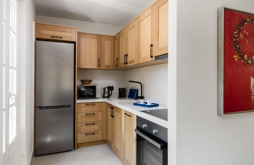 Old Town House | Executive Suite Cantons View