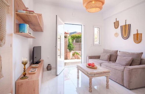 Eleios-Pronnoi Apartment | Famille Kominos