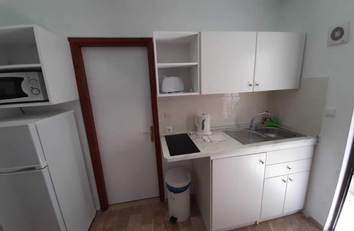Dafnata Apartment | Family Apartment in Mpenitses With Terrace