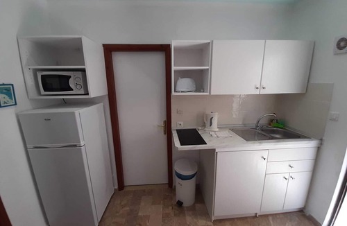 Dafnata Apartment | Family Apartment in Mpenitses With Terrace