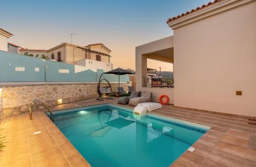 Houdetsi Villa | Family-Friendly Villa with Pool & Scenic View