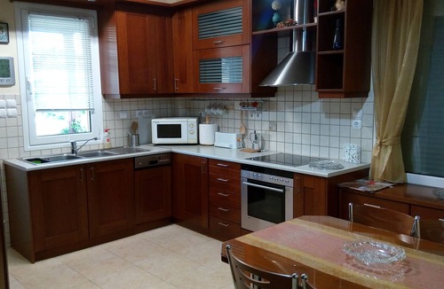 Saronikos Condo | Family House near the beach