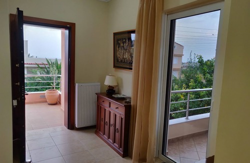 Saronikos Condo | Family House near the beach