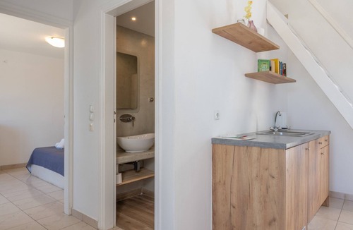 Agios Georgios Bed & Breakfast | Family Maisonette Apartment - Sleeps 5