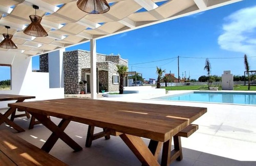 Fanes House | Fanes Breeze Lodges - Lodge Jasmin