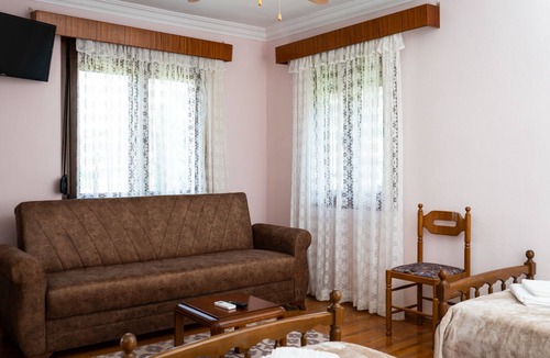 Kastraki Villa | Fani's House Under Meteora